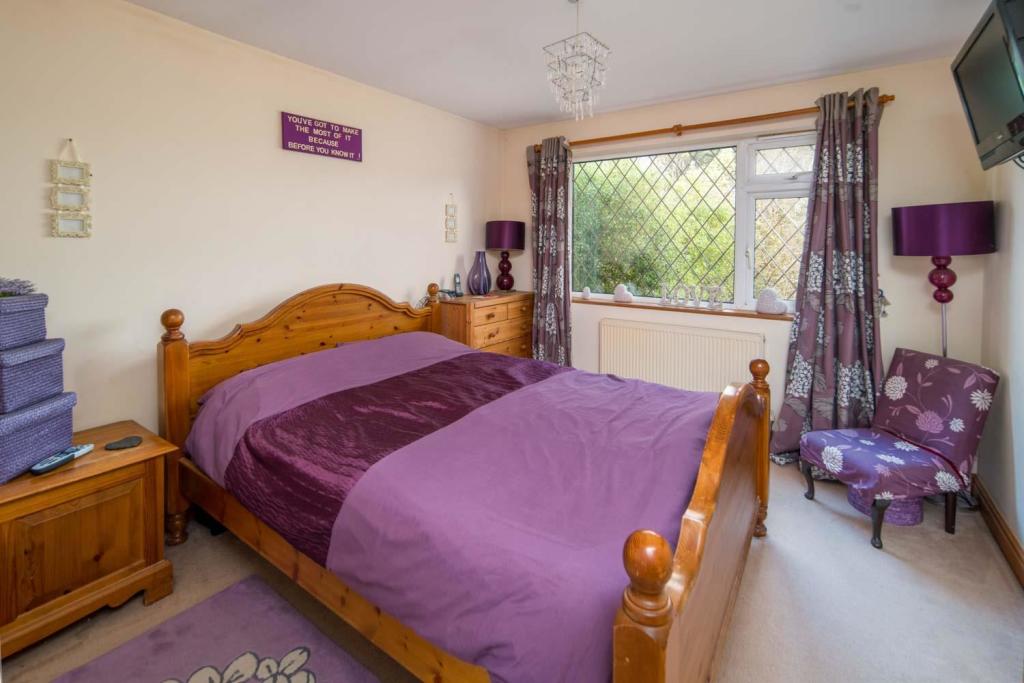 5 bedroom detached house for sale in Ashlake Copse Lane, Wootton Bridge