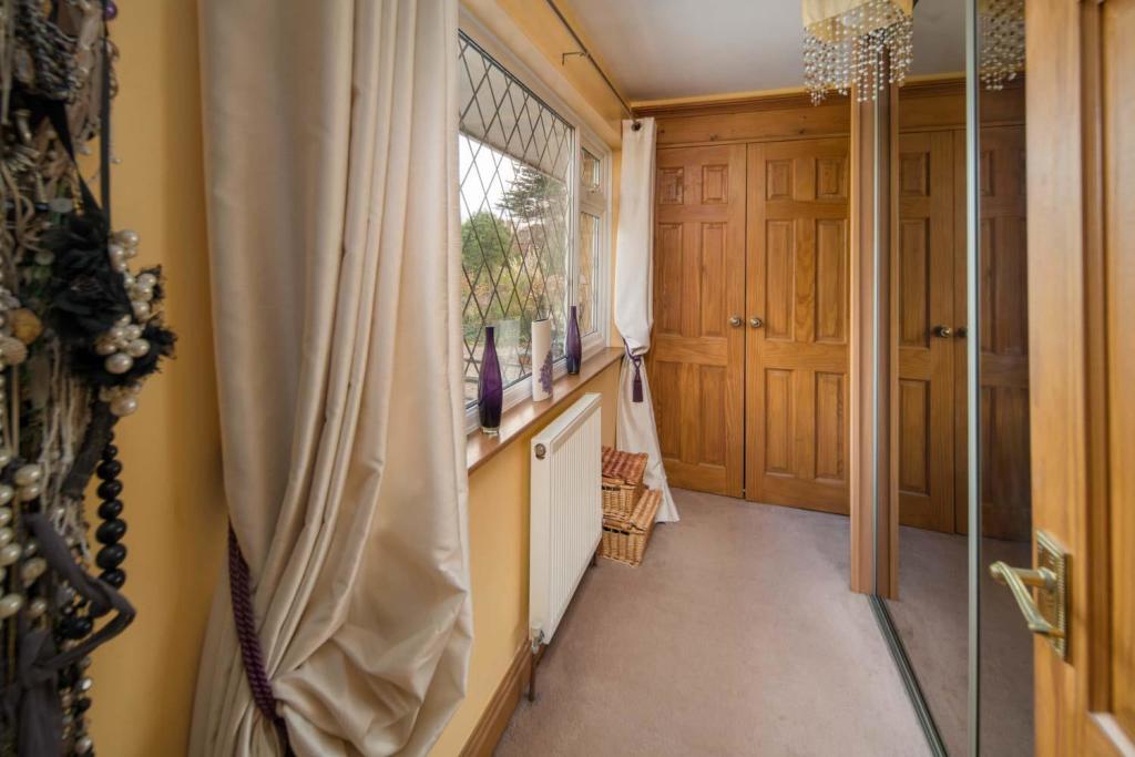 5 bedroom detached house for sale in Ashlake Copse Lane, Wootton Bridge