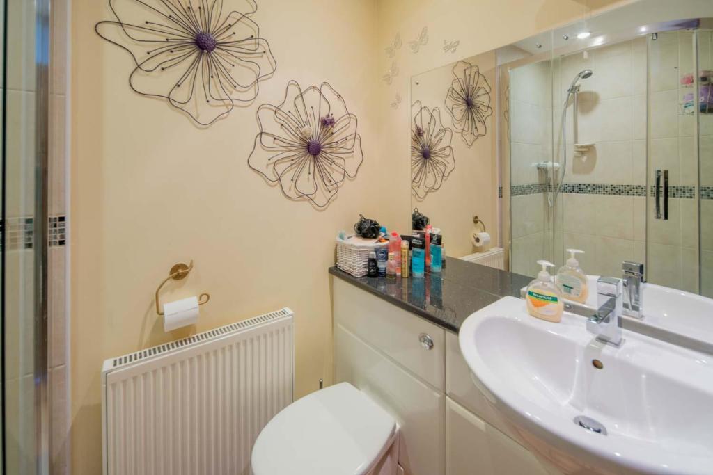 5 bedroom detached house for sale in Ashlake Copse Lane, Wootton Bridge