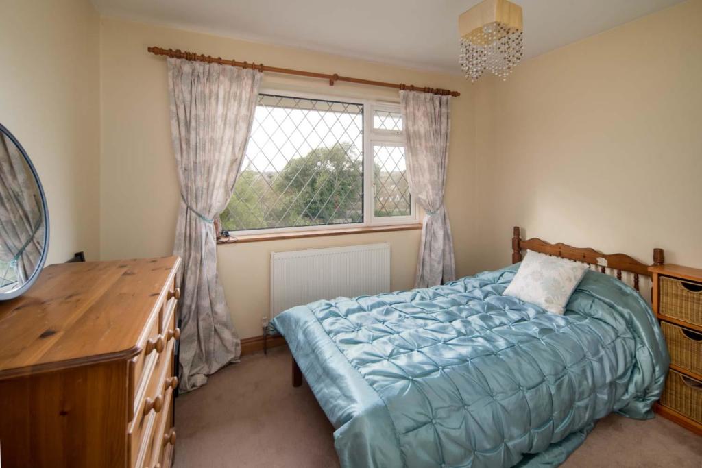 5 bedroom detached house for sale in Ashlake Copse Lane, Wootton Bridge ...