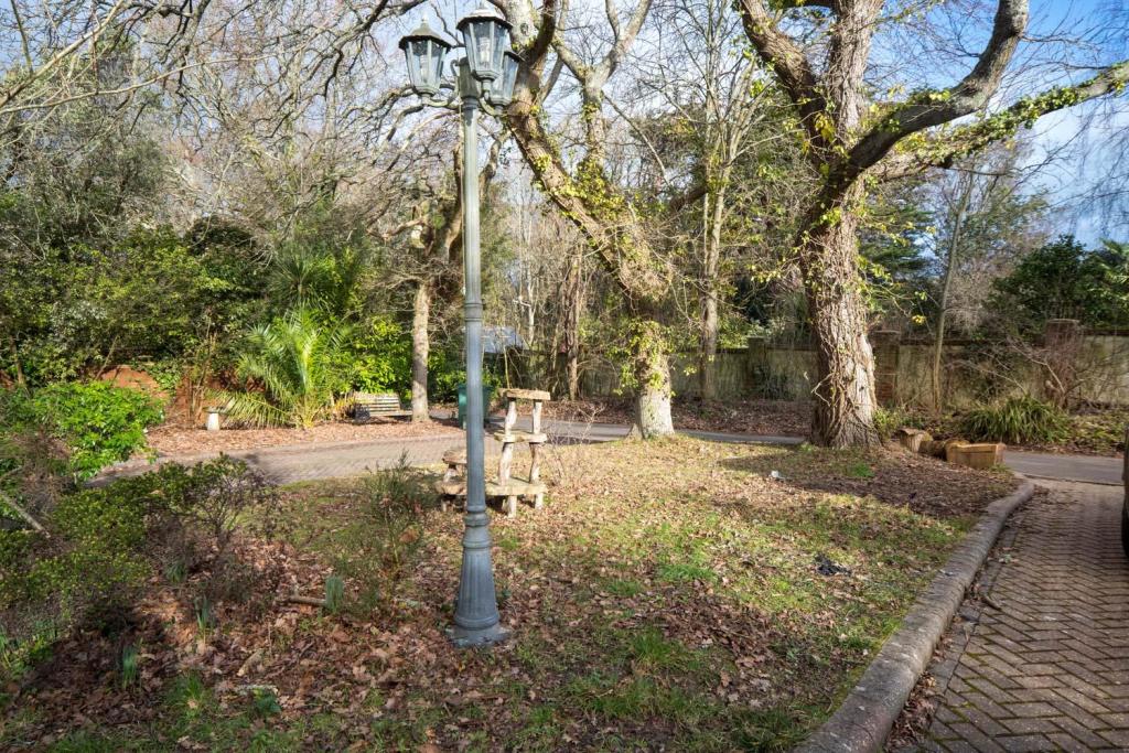 5 bedroom detached house for sale in Ashlake Copse Lane, Wootton Bridge