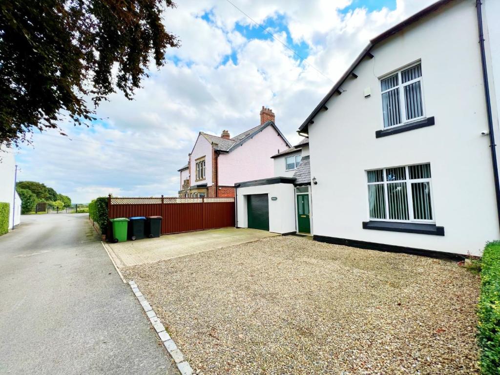 3 bedroom house for sale in Mainsforth, Ferryhill, DL17