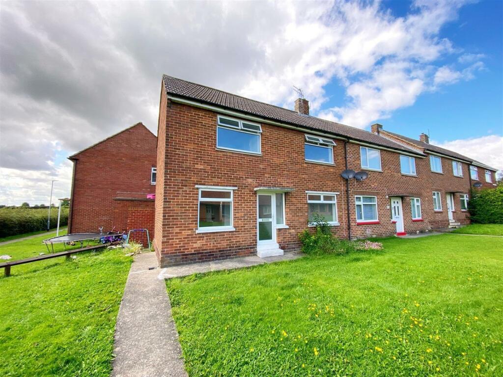 3 bedroom end of terrace house for sale in Carrside Road, Trimdon