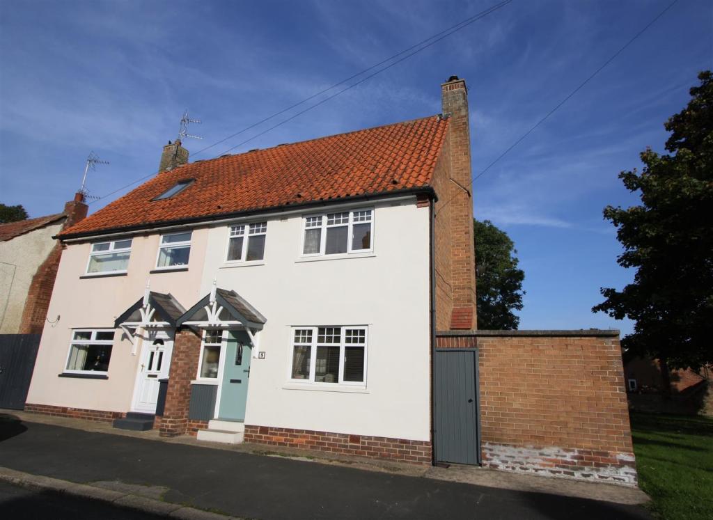 3 bedroom semidetached house for sale in Church Street,