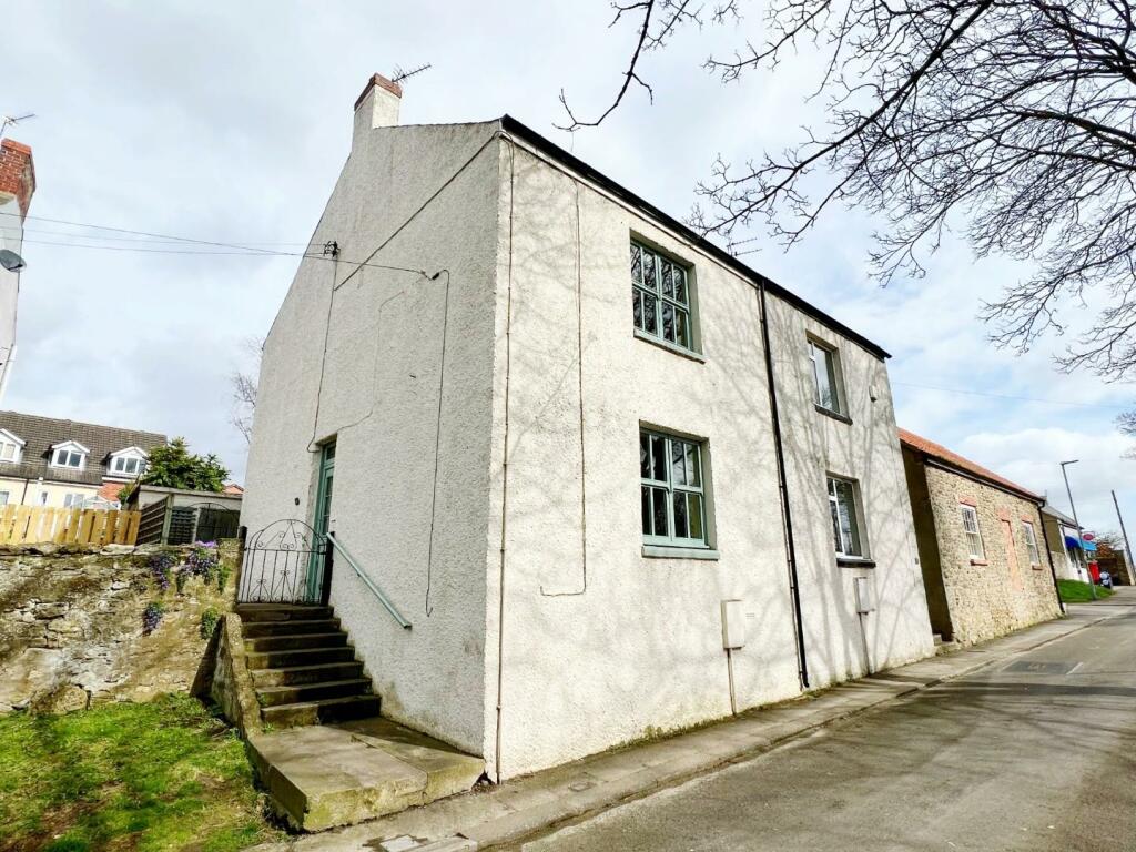 2 bedroom semidetached house for sale in Bank Top, Middleham, DL17
