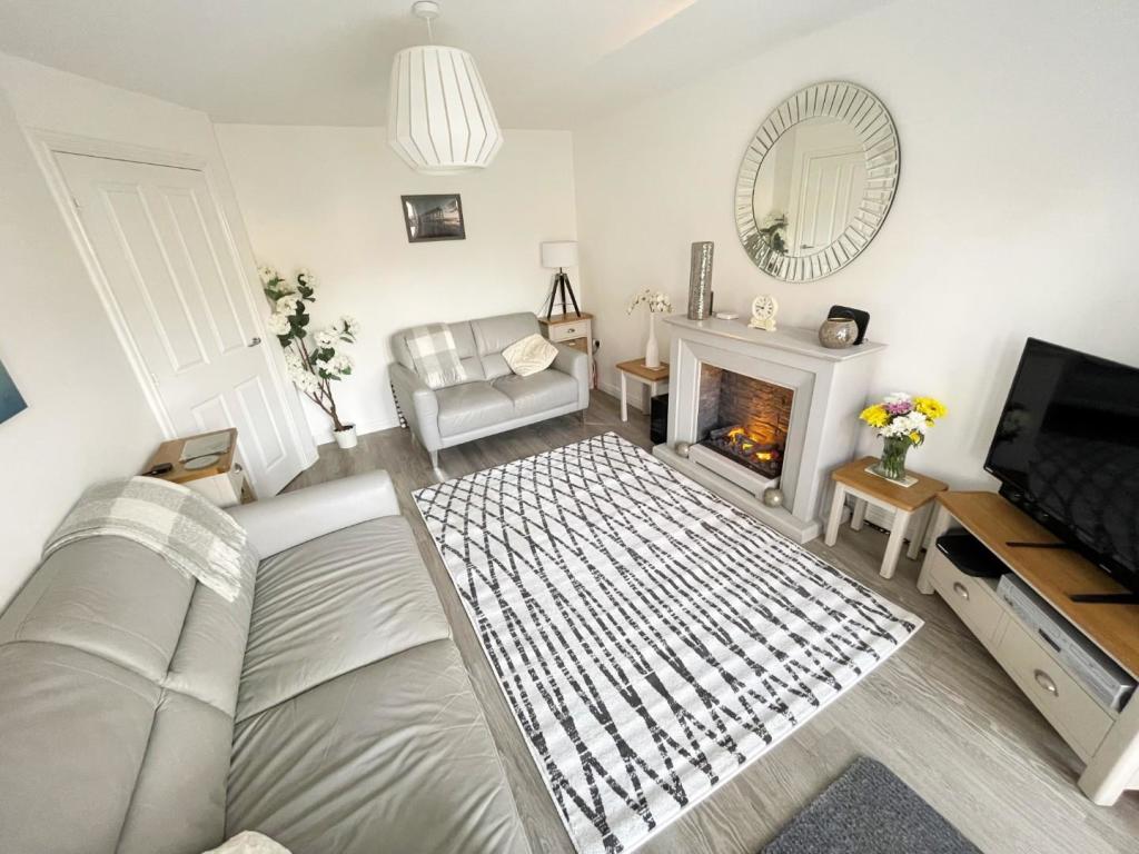 3 bedroom detached house for sale in Niven Close, West Park, Hartlepool