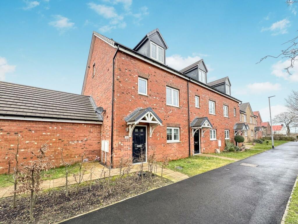 4 bedroom end of terrace house for sale in Edderacres Walk, Wingate, TS28