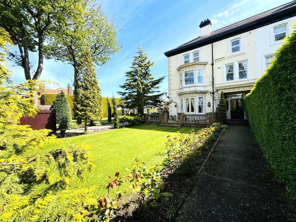 6 bedroom semidetached house for sale in Wooler Road, Hartlepool, TS26