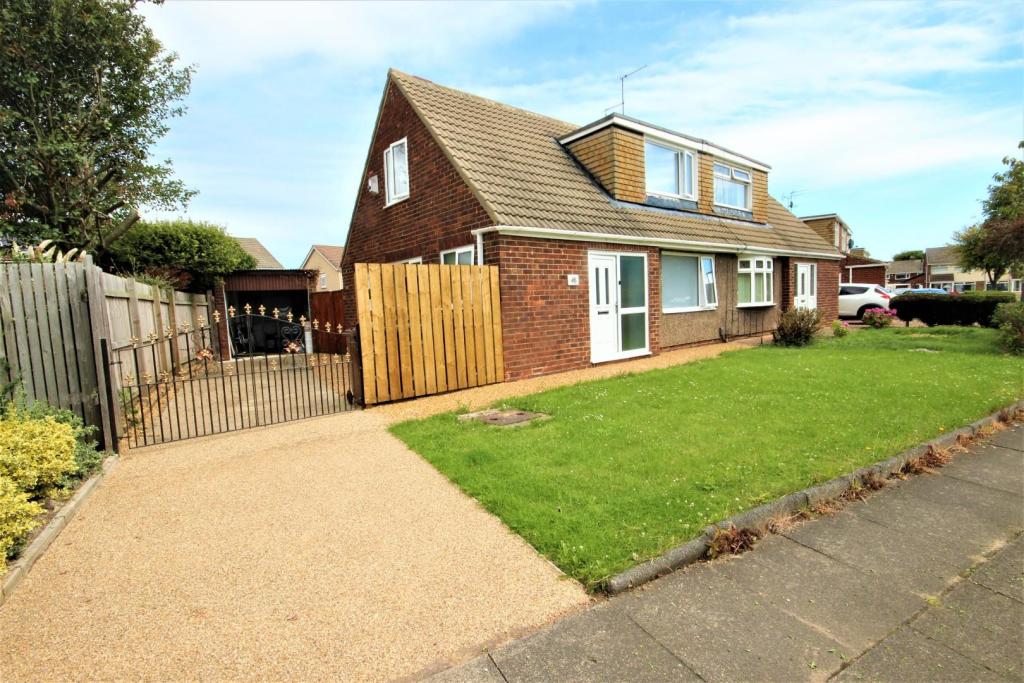 2 bedroom semidetached bungalow for sale in Goathland Drive, Seaton