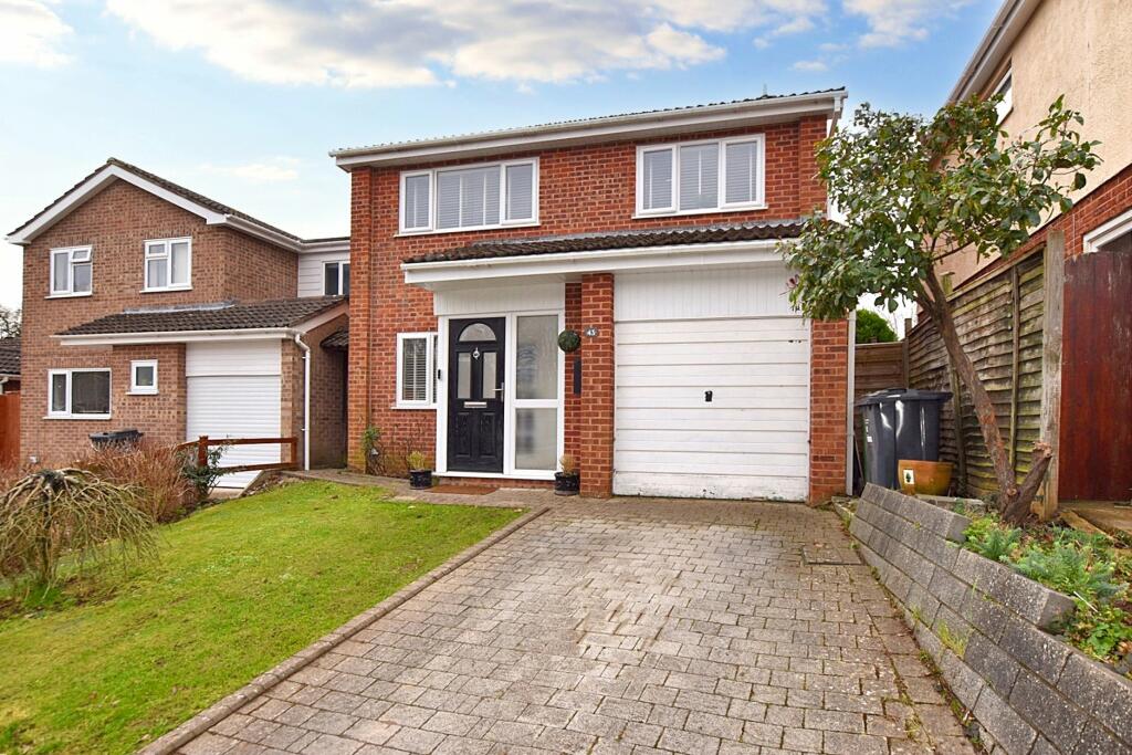 4 bedroom detached house for sale in Valley Way, Exmouth, Devon, EX8