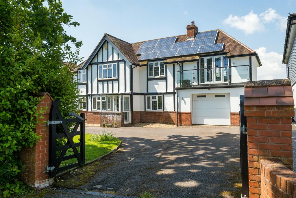 5 bedroom detached house for sale in Marley Road, Exmouth, Devon, EX8