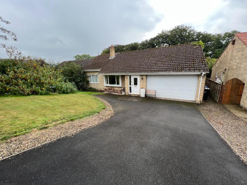 2 bedroom detached bungalow for sale in Ladywell, Hamsterley,