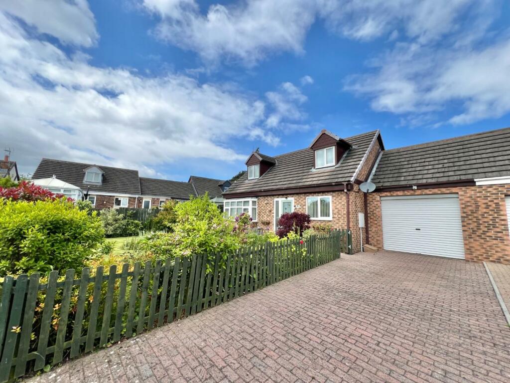 3 bedroom detached bungalow for sale in Ascot Court, Leeholme,