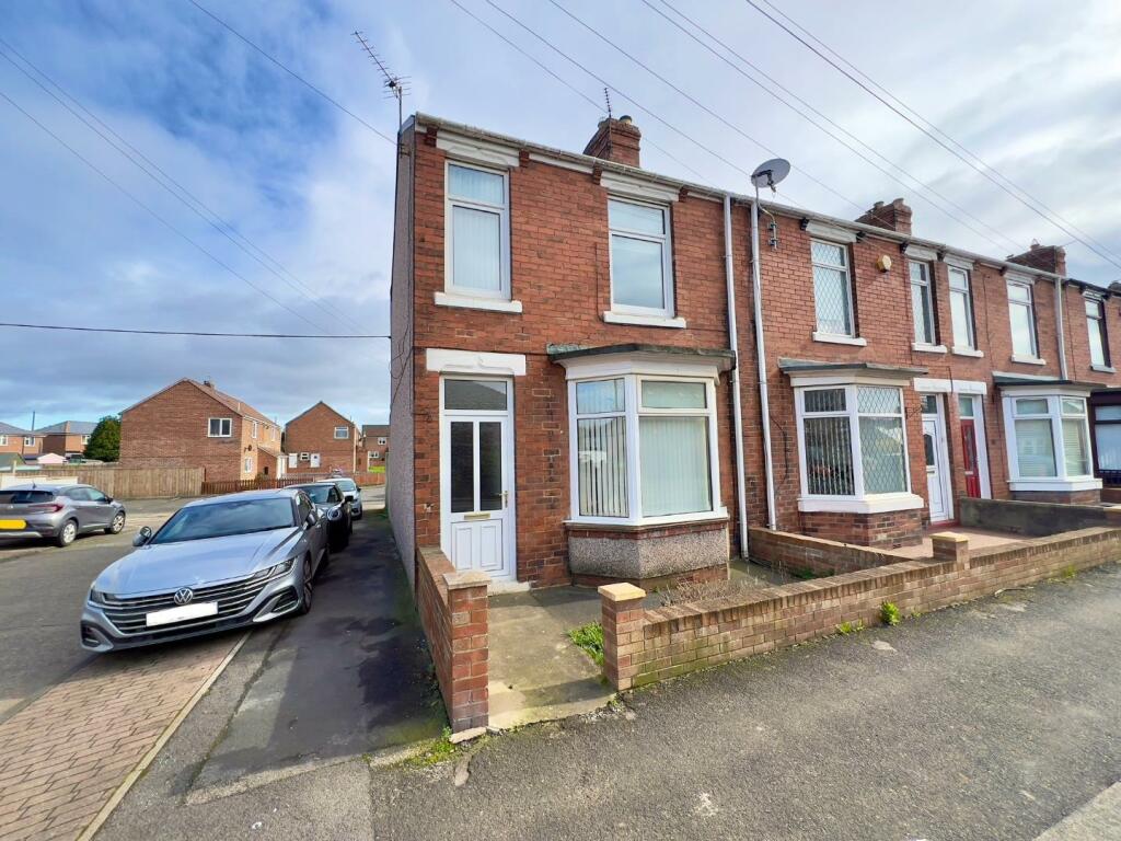 3 bedroom end of terrace house for sale in Harley Terrace, Sherburn