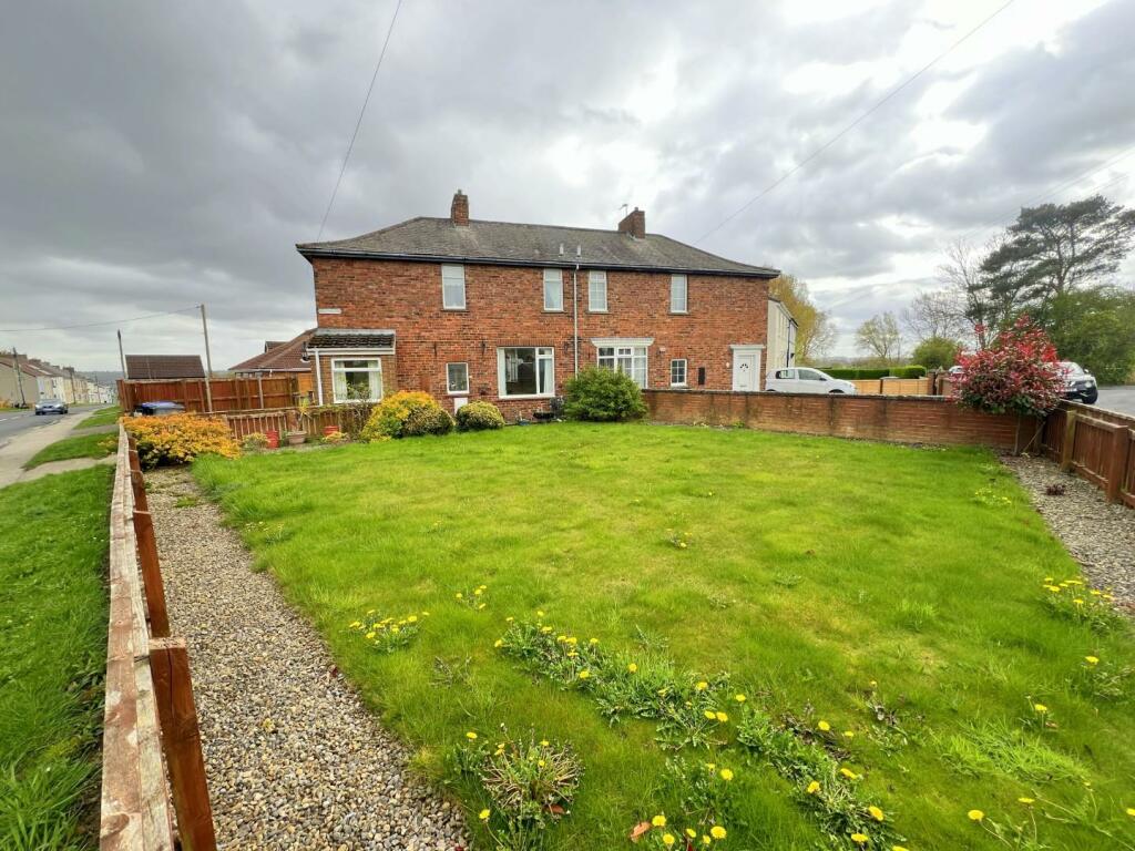 3 bedroom semidetached house for sale in East View, Meadowfield