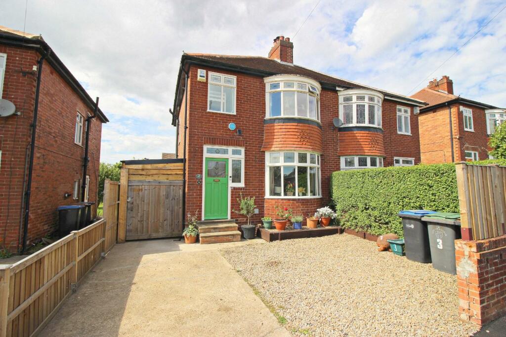 3 bedroom semidetached house for sale in Moor Crescent, Gilesgate