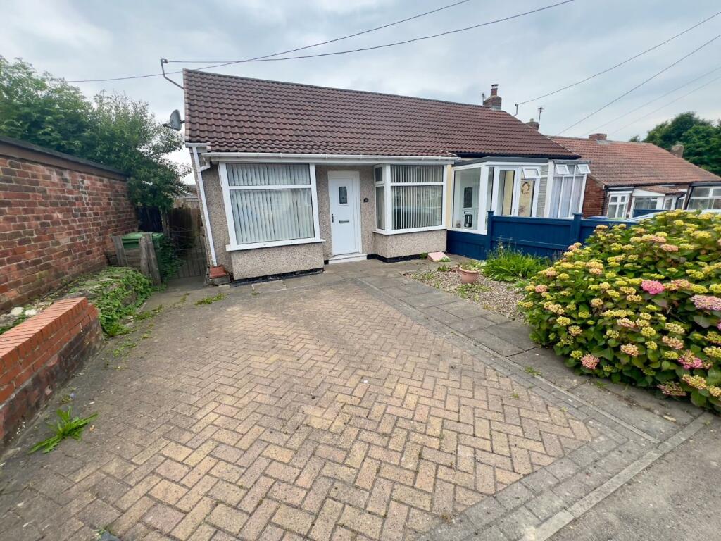 2 bedroom semidetached bungalow for sale in Glebe Villas, West