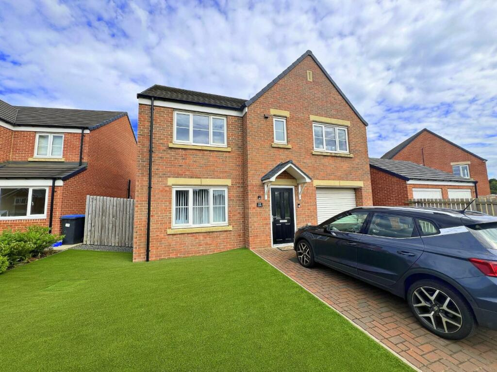 5 bedroom detached house for sale in Latimer Way, Sherburn Village