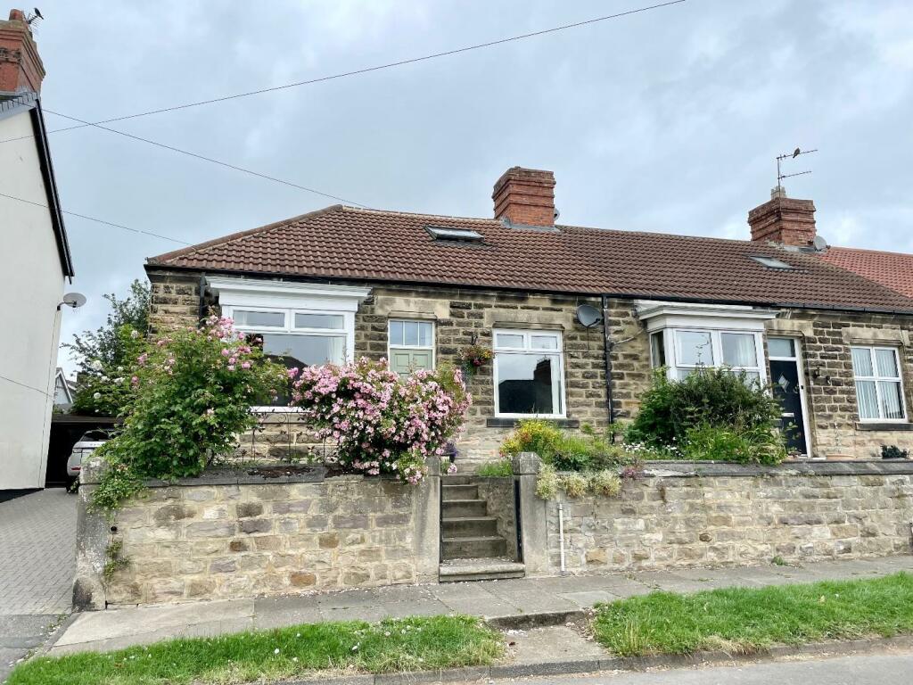 3 bedroom cottage for sale in Snackgate Lane, Heighington Village, DL5