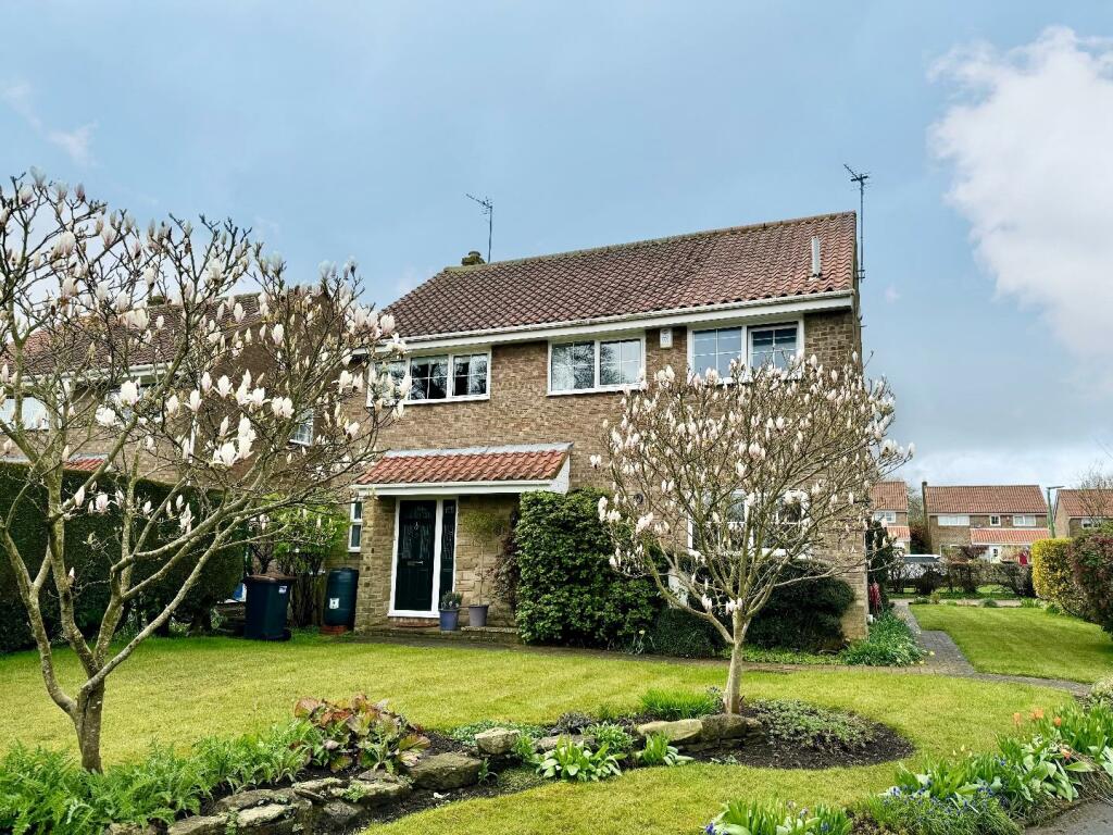 4 bedroom detached house for sale in Eden Grove, Middridge, Newton