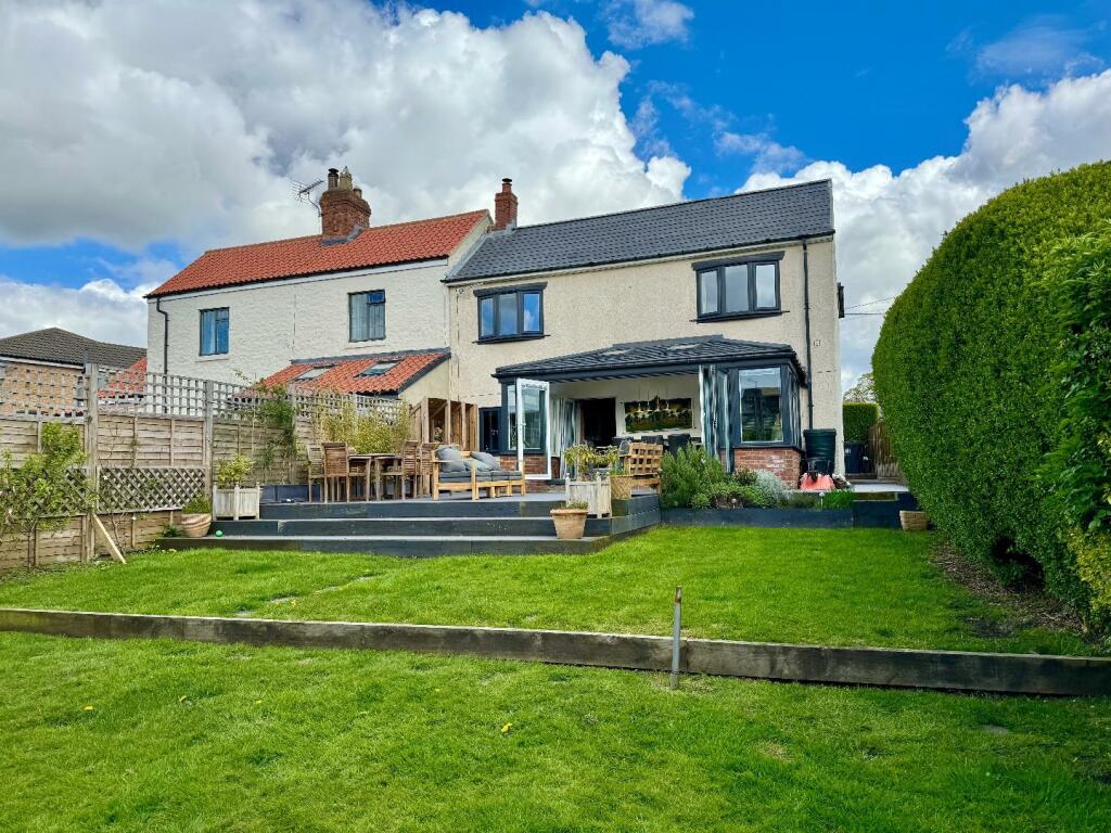 3 bedroom semidetached house for sale in Highside Road, Heighington