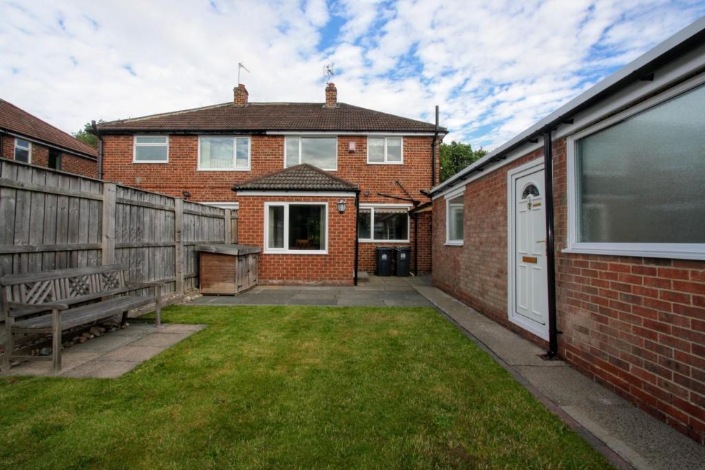 3 bedroom semidetached house for sale in Faverdale Road, Darlington, DL3