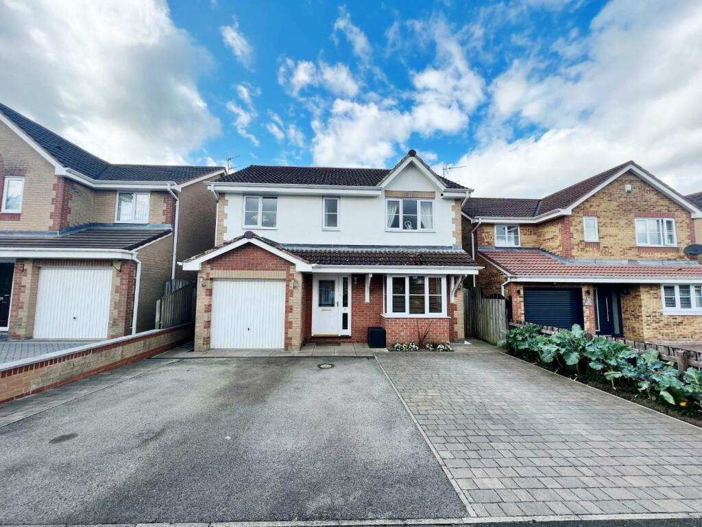 4 bedroom detached house for sale in Thistle Close, Spennymoor, DL16