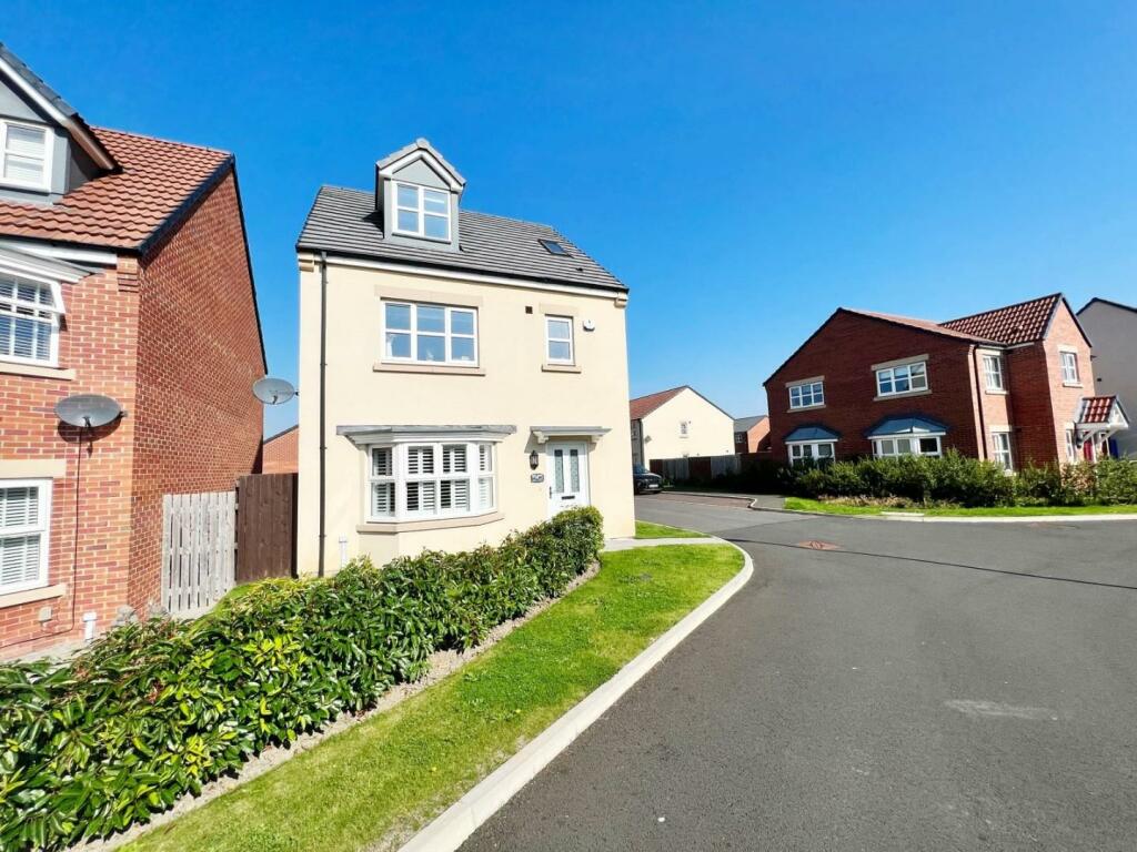 4 bedroom detached house for sale in Hewick Road, Spennymoor, DL16