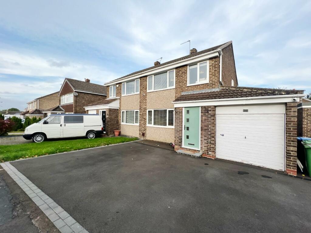 3 bedroom semidetached house for sale in Farndale, Spennymoor, DL16