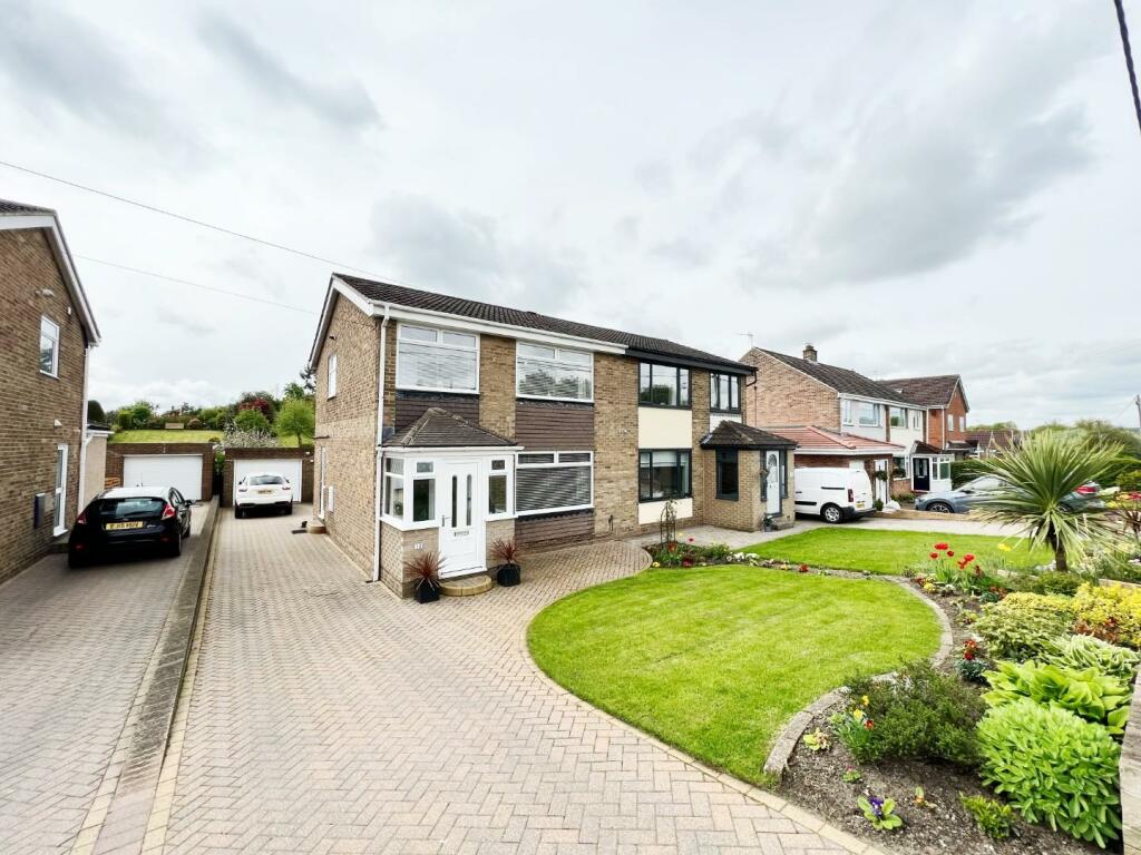 3 bedroom semidetached house for sale in Linden Road, Ferryhill, DL17