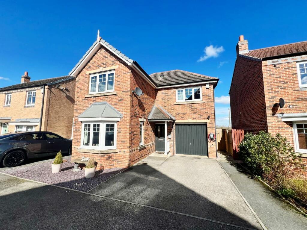 3 bedroom detached house for sale in Sledmore Drive, Spennymoor