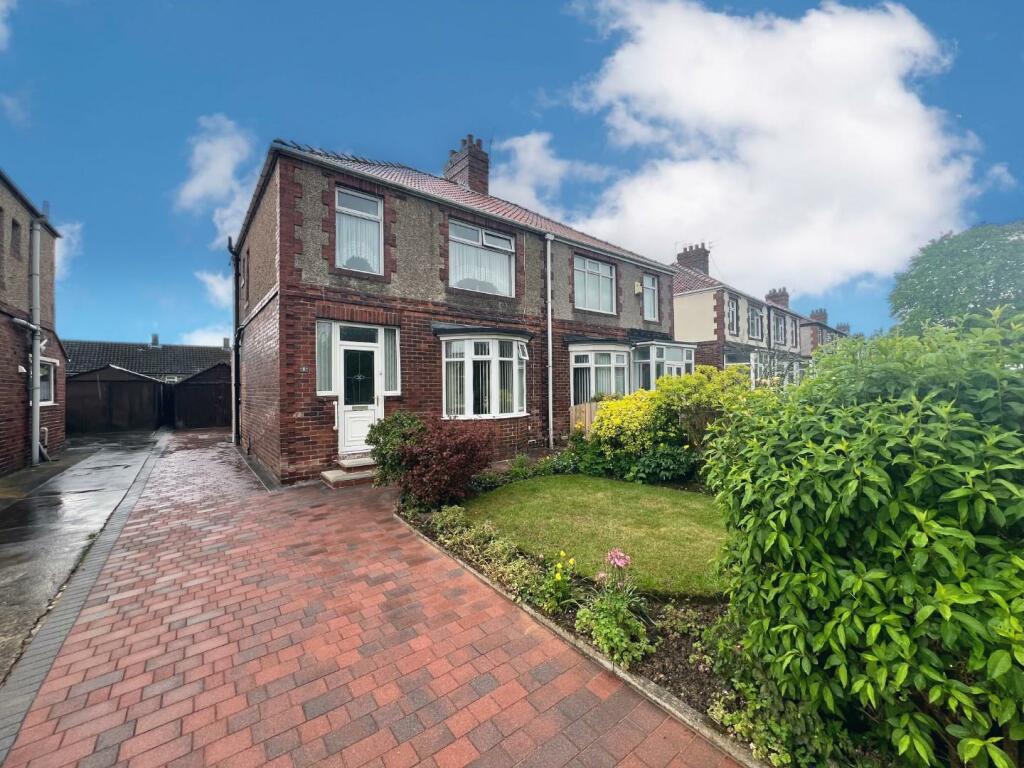 3 bedroom semidetached house for sale in Grayson Road, Spennymoor, DL16