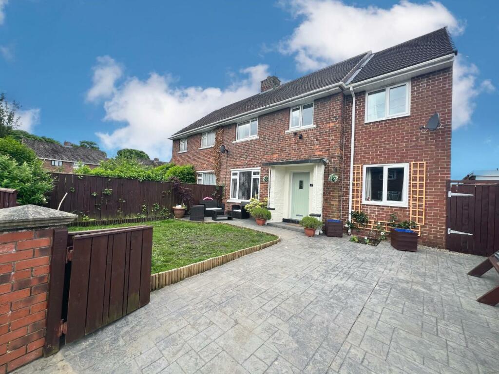4 bedroom semidetached house for sale in Wolsey Road, Spennymoor