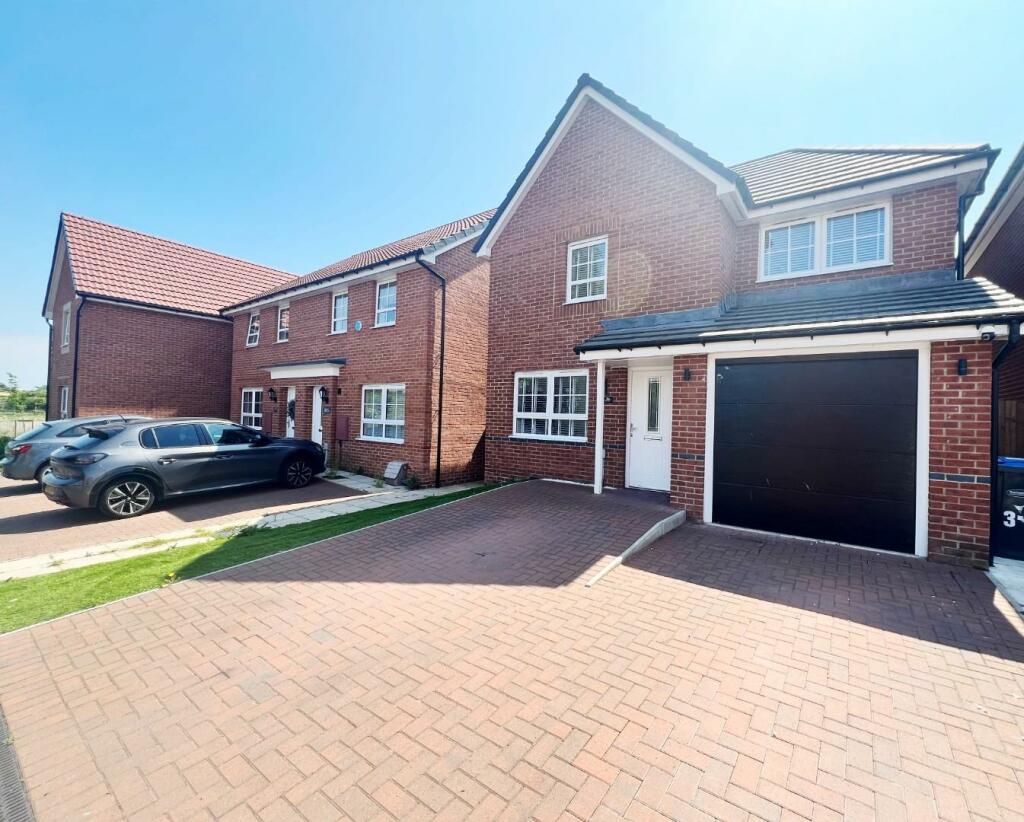 3 bedroom detached house for sale in Bell Road, Spennymoor, DL16
