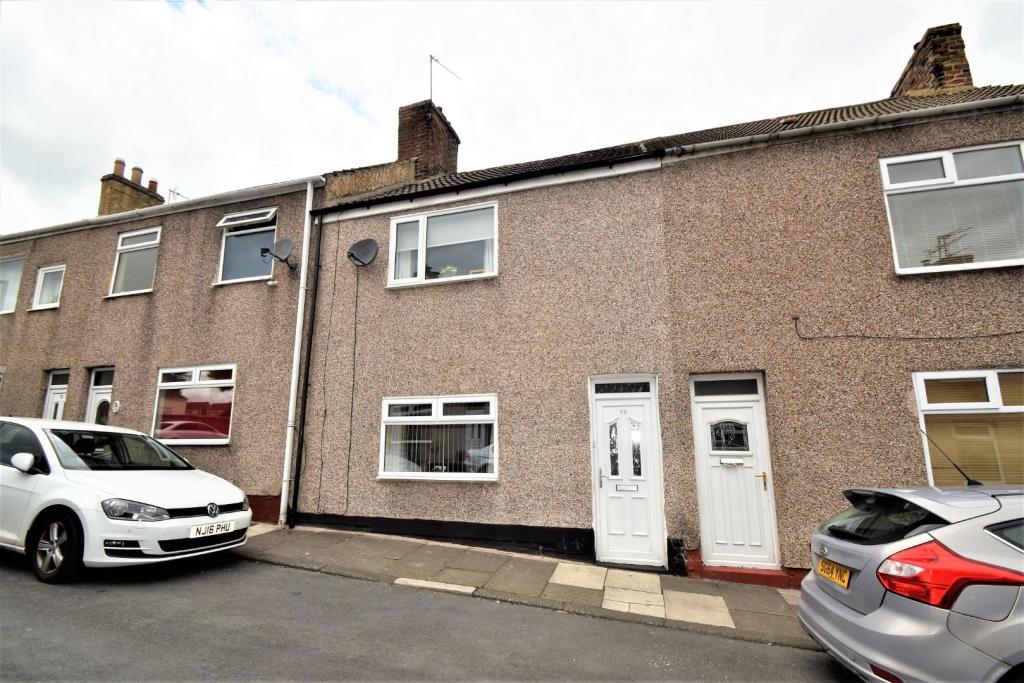 2 bedroom terraced house for sale in Stratton Street, Spennymoor, DL16