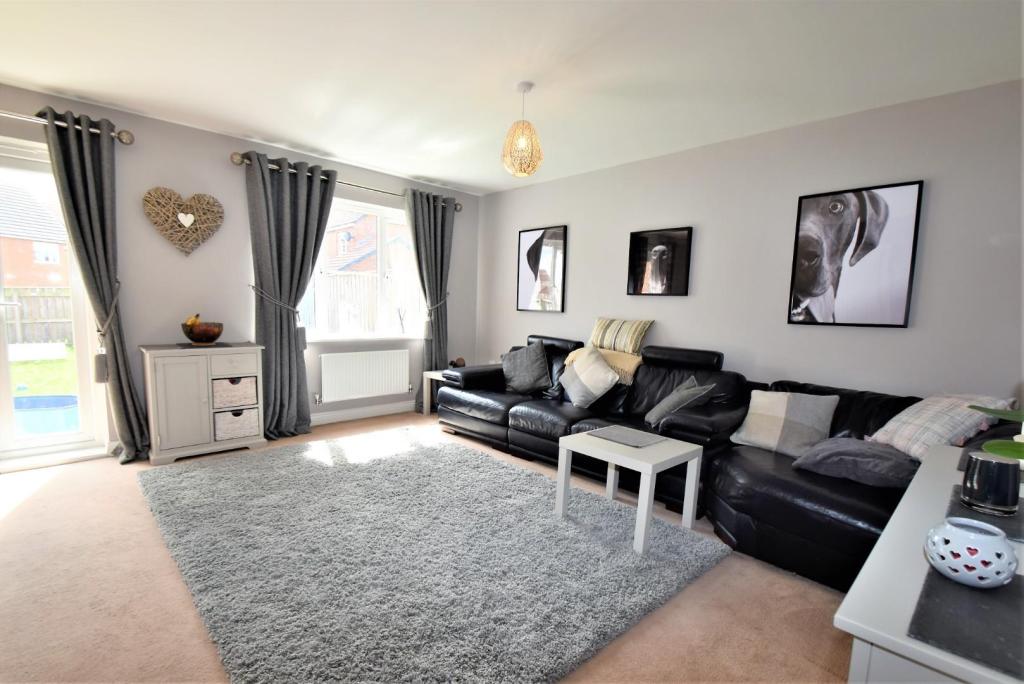 3 bedroom semidetached house for sale in Studley Drive, Spennymoor, DL16