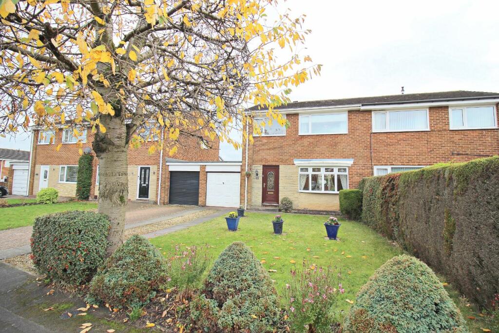 3 bedroom semidetached house for sale in Fenton Close, Chester Le
