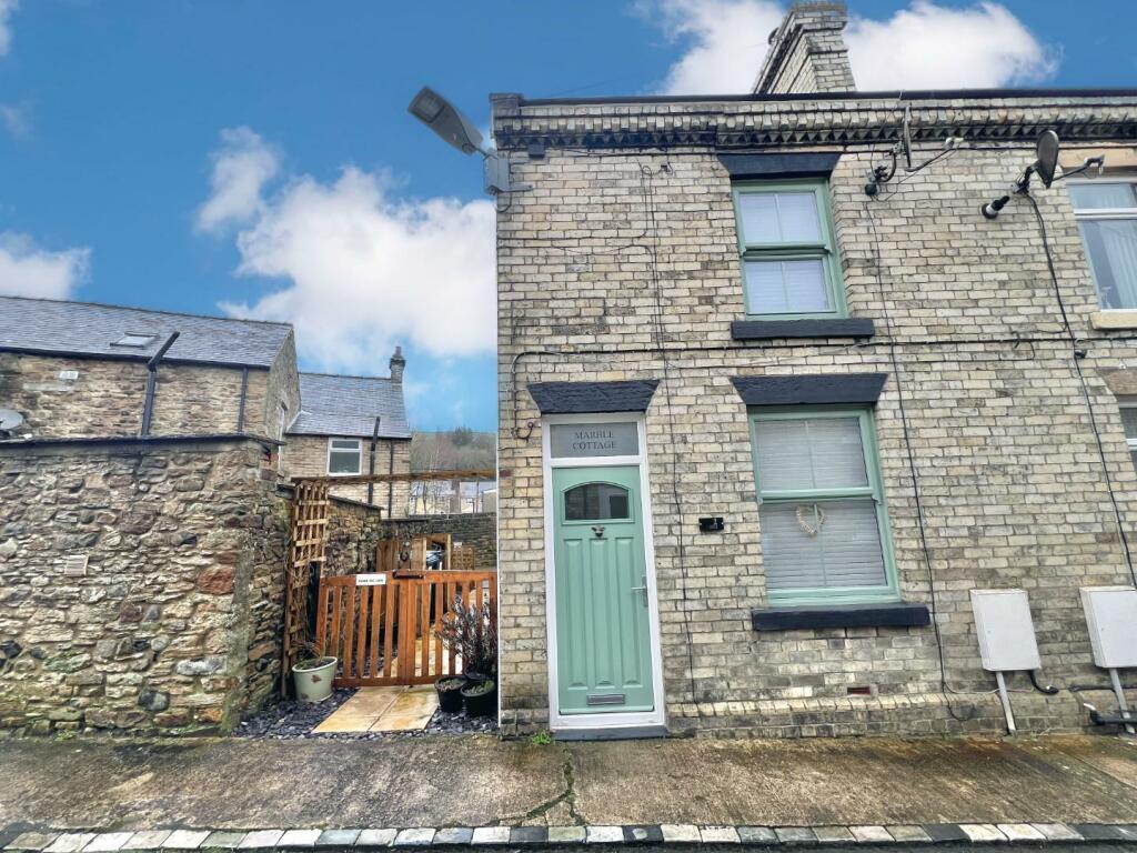 2 bedroom end of terrace house for sale in Holme Field, Frosterley