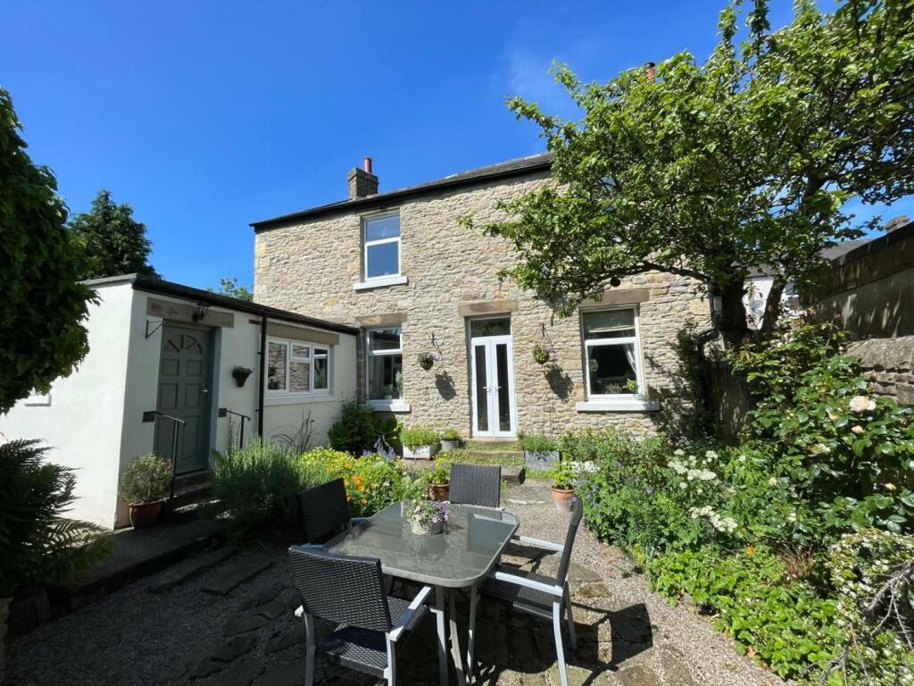 2 bedroom detached house for sale in East End, Wolsingham, Weardale, DL13