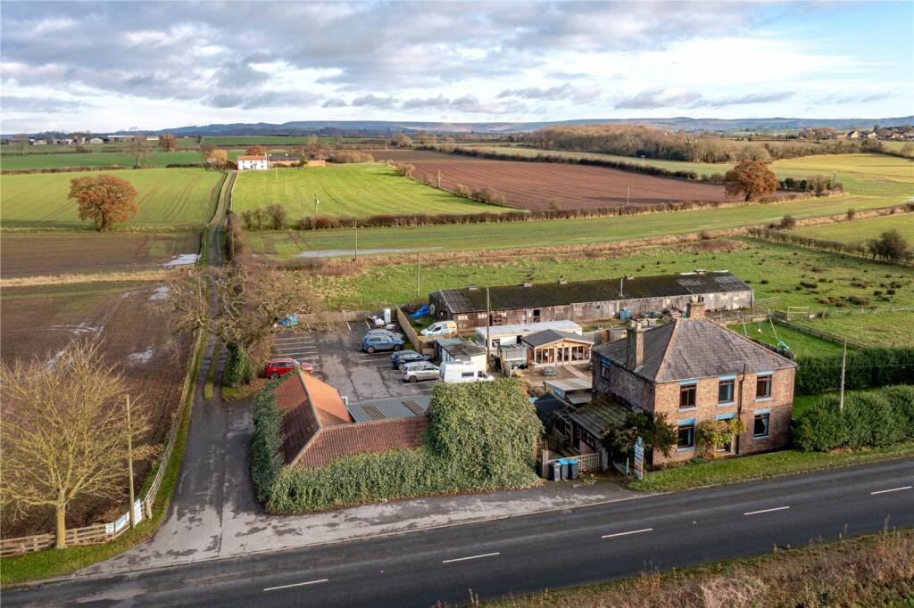 Shop for sale in Thirsk Road, Northallerton, North Yorkshire, DL6