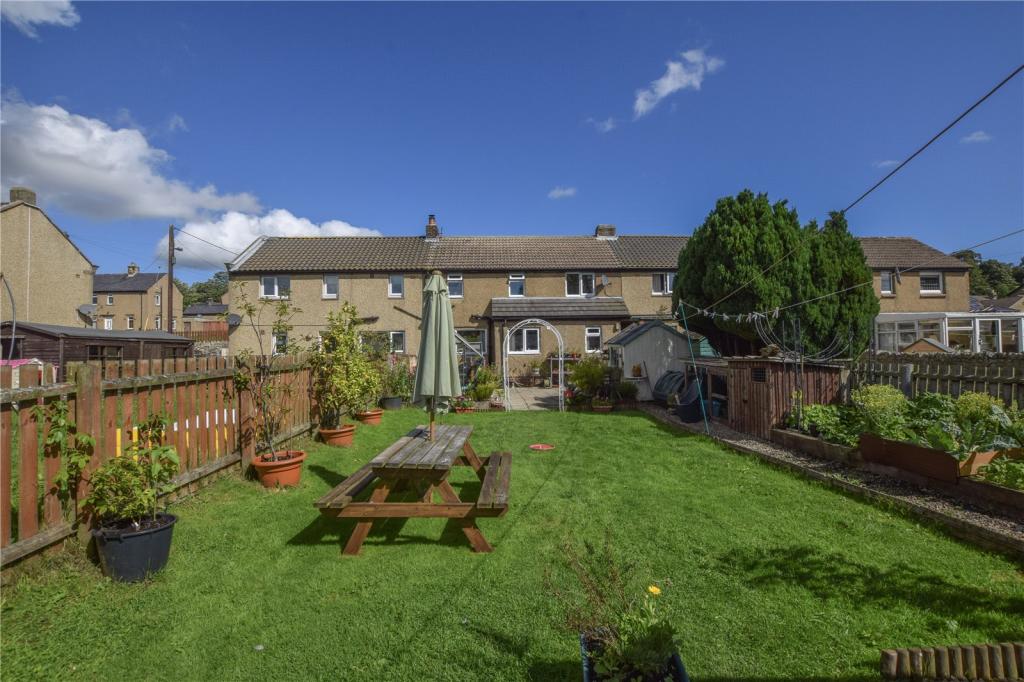 3 bedroom terraced house for sale in Leekworth Gardens, Middletonin