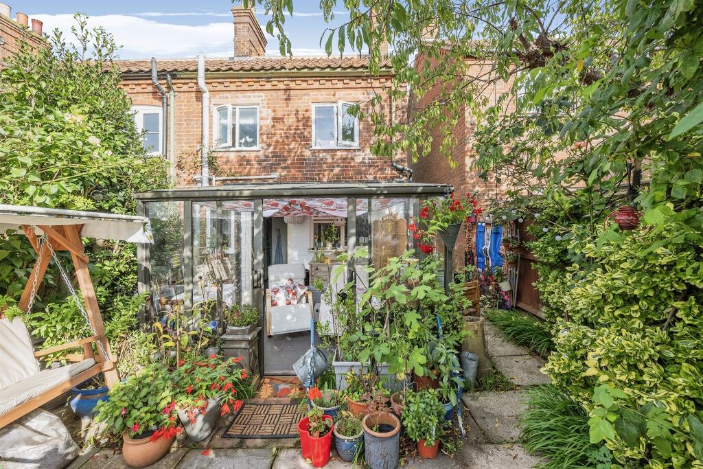 2 bedroom character property for sale in New Street, Cawston, Norwich, NR10