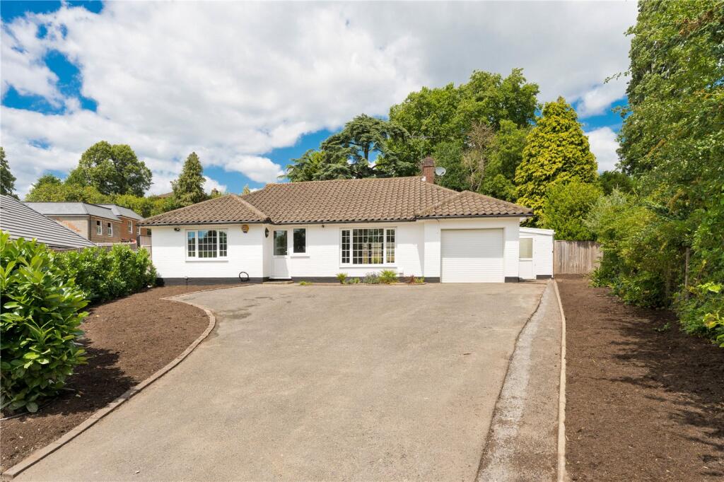 Main image of property: Twinoaks, Cobham, KT11