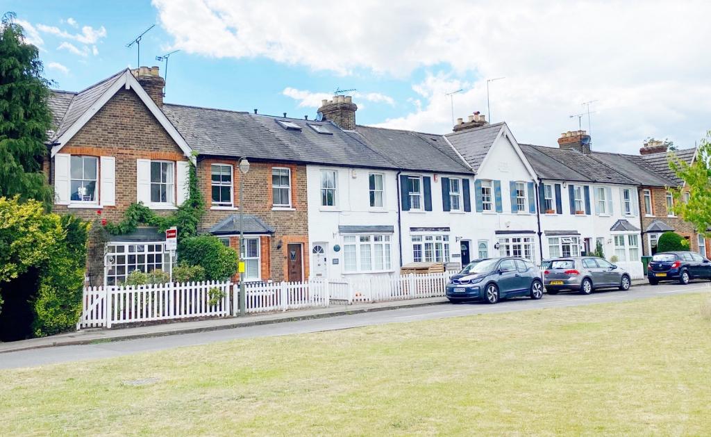 3 bedroom terraced house for sale in Tilt Road, Cobham, KT11