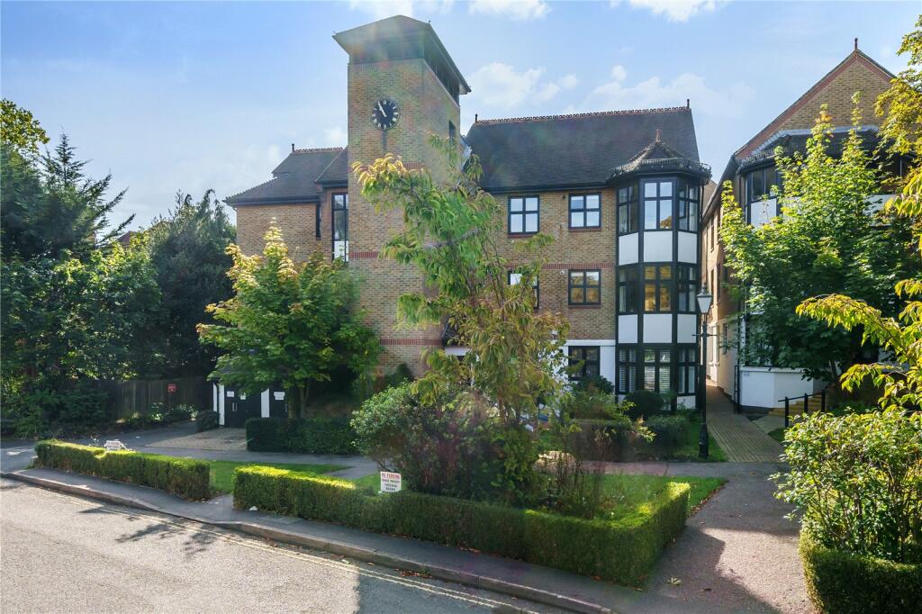 2 bedroom penthouse for sale in Victoria Place, Esher Park Avenue