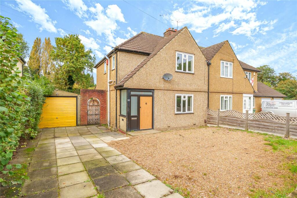 3 bedroom semidetached house for sale in Fleece Road, Long Ditton