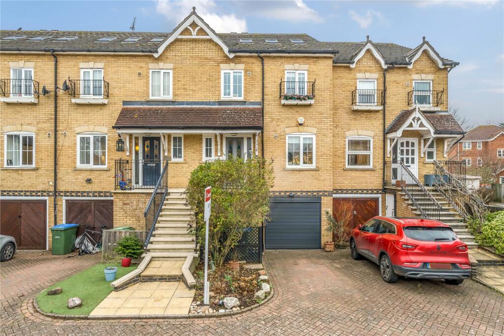 3 bedroom terraced house for sale in Lynwood Road, Thames Ditton, KT7