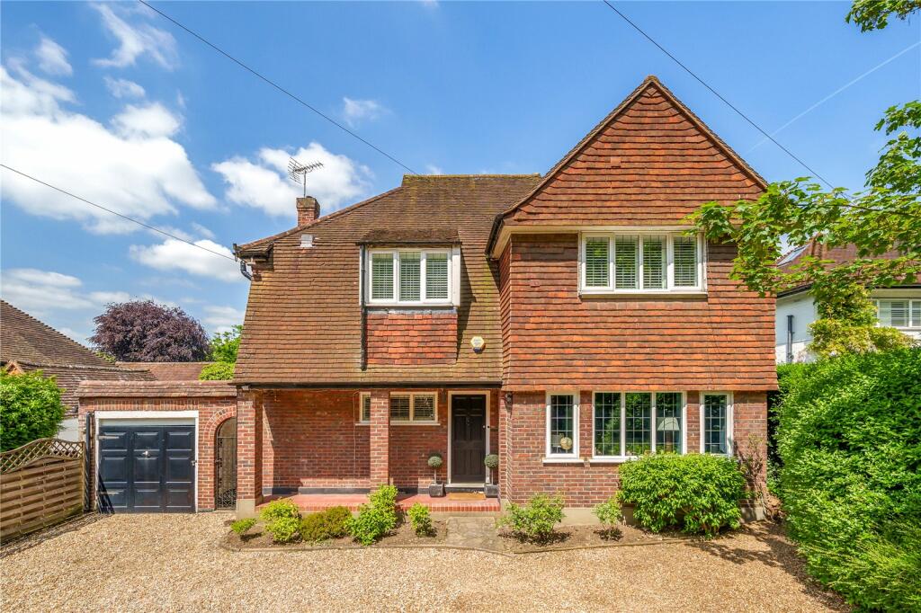5 bedroom detached house for sale in Lammas Lane, Esher, KT10