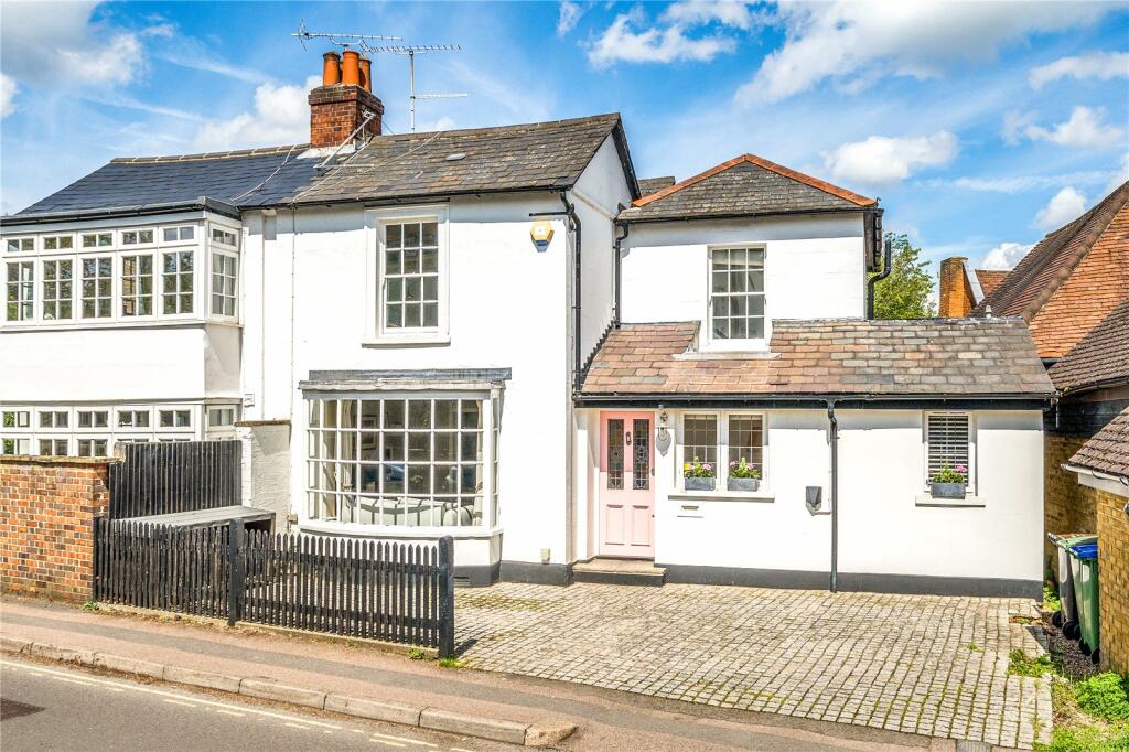 3 bedroom semidetached house for sale in Station Road, Thames Ditton, KT7