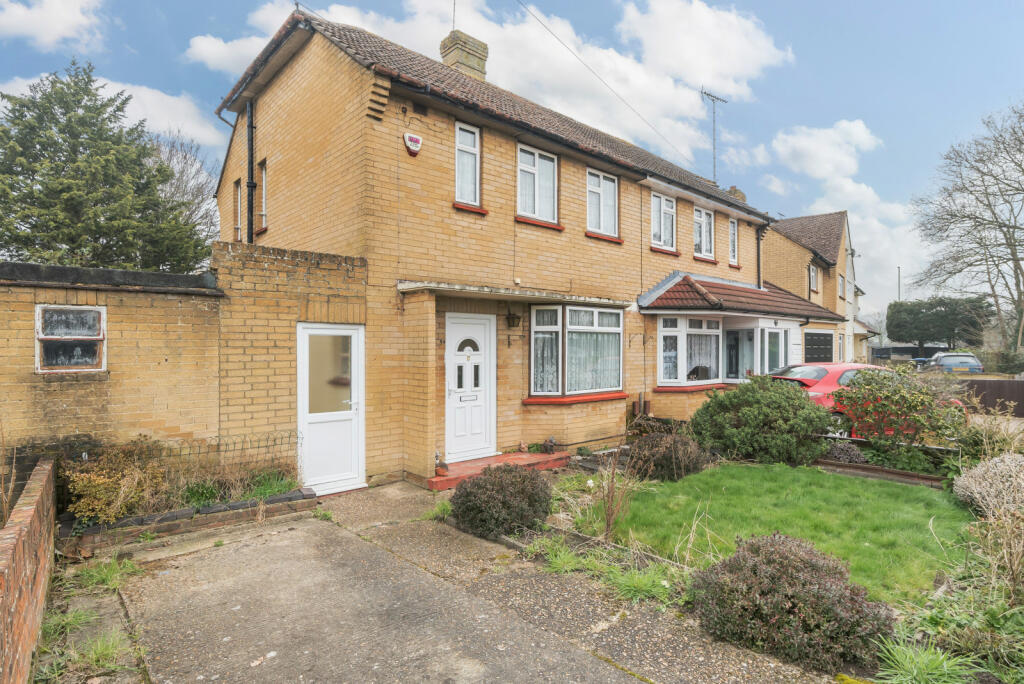 2 bedroom semidetached house for sale in Rickman Crescent, Addlestone